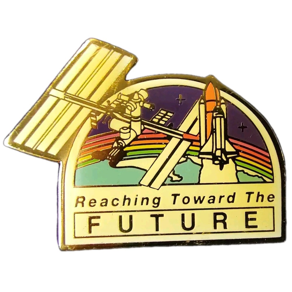 NASA‎ National Quality Month Space Shuttle Lapel Pin Reaching the Future 1993